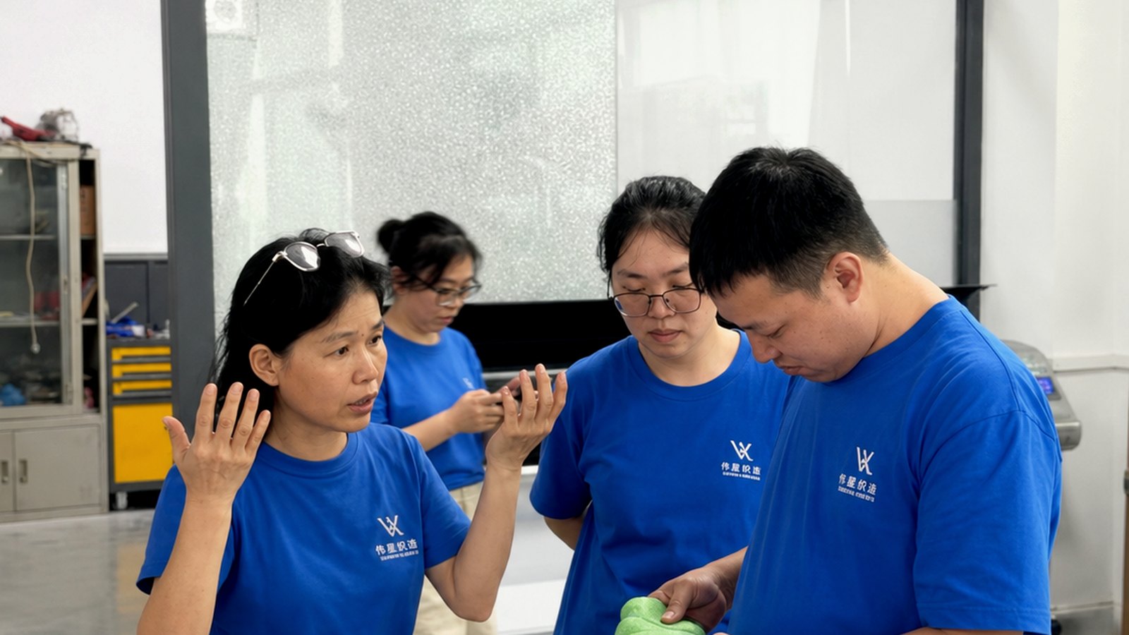 Huatop team checking product structure and sample details together